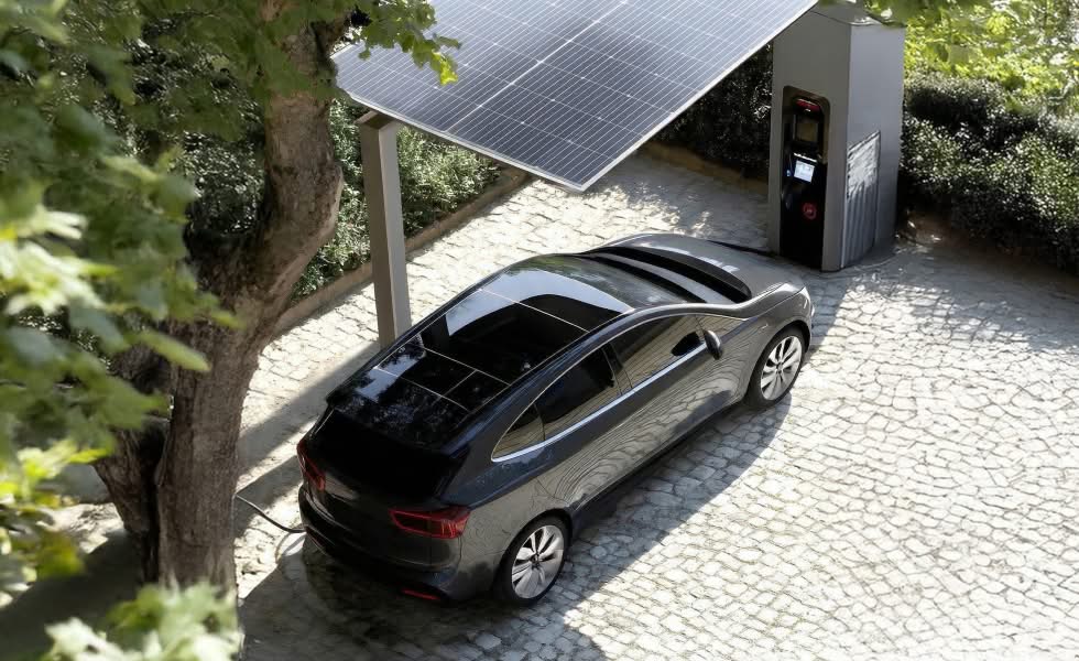 Es posible cargar un coche eléctrico con placas solares.jpg